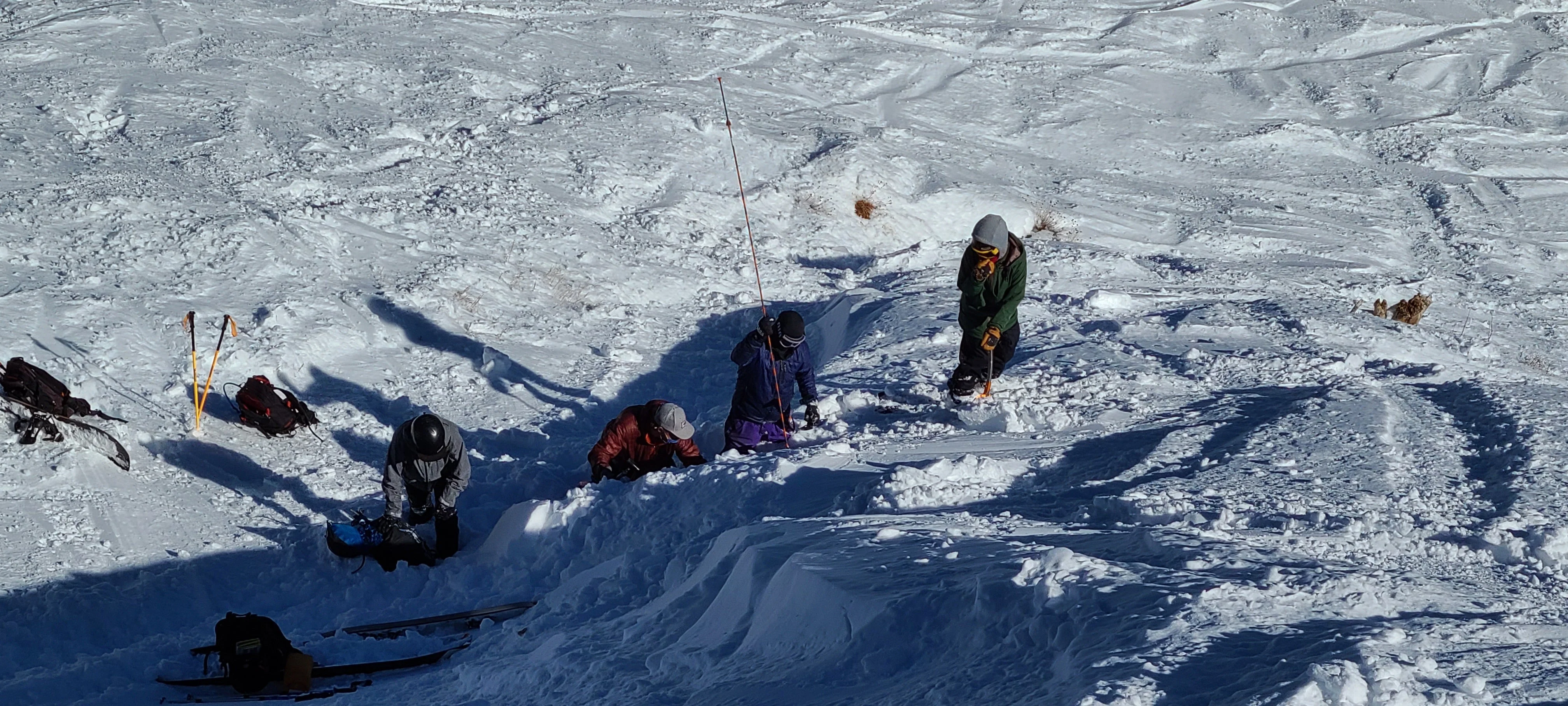 AIARE Avalanche Rescue Course in Mammoth - Image 4