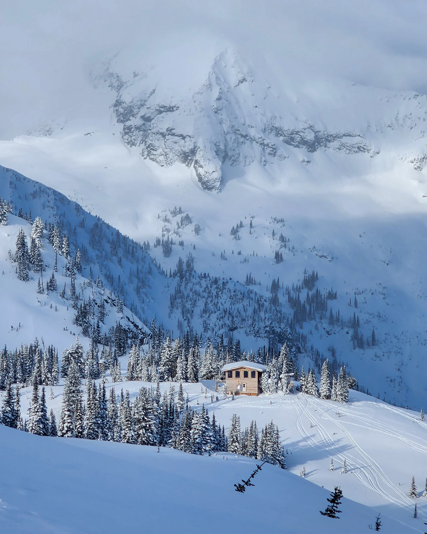 Hilda Hut Backcountry Lodge - Image 6
