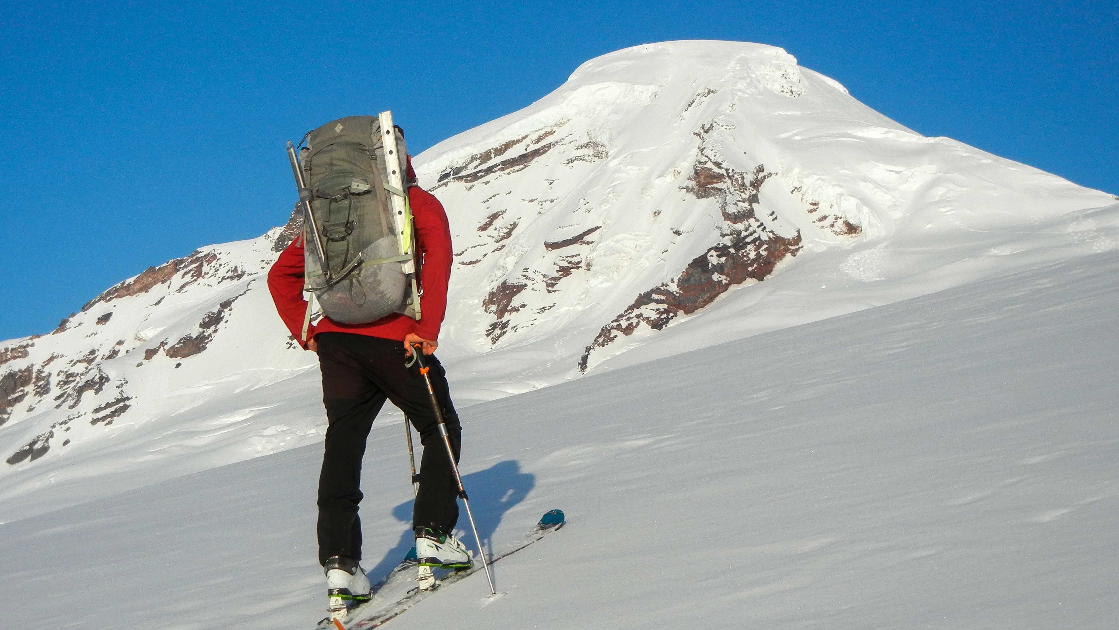 Mt Baker Summit & Ski Descent - Image 3