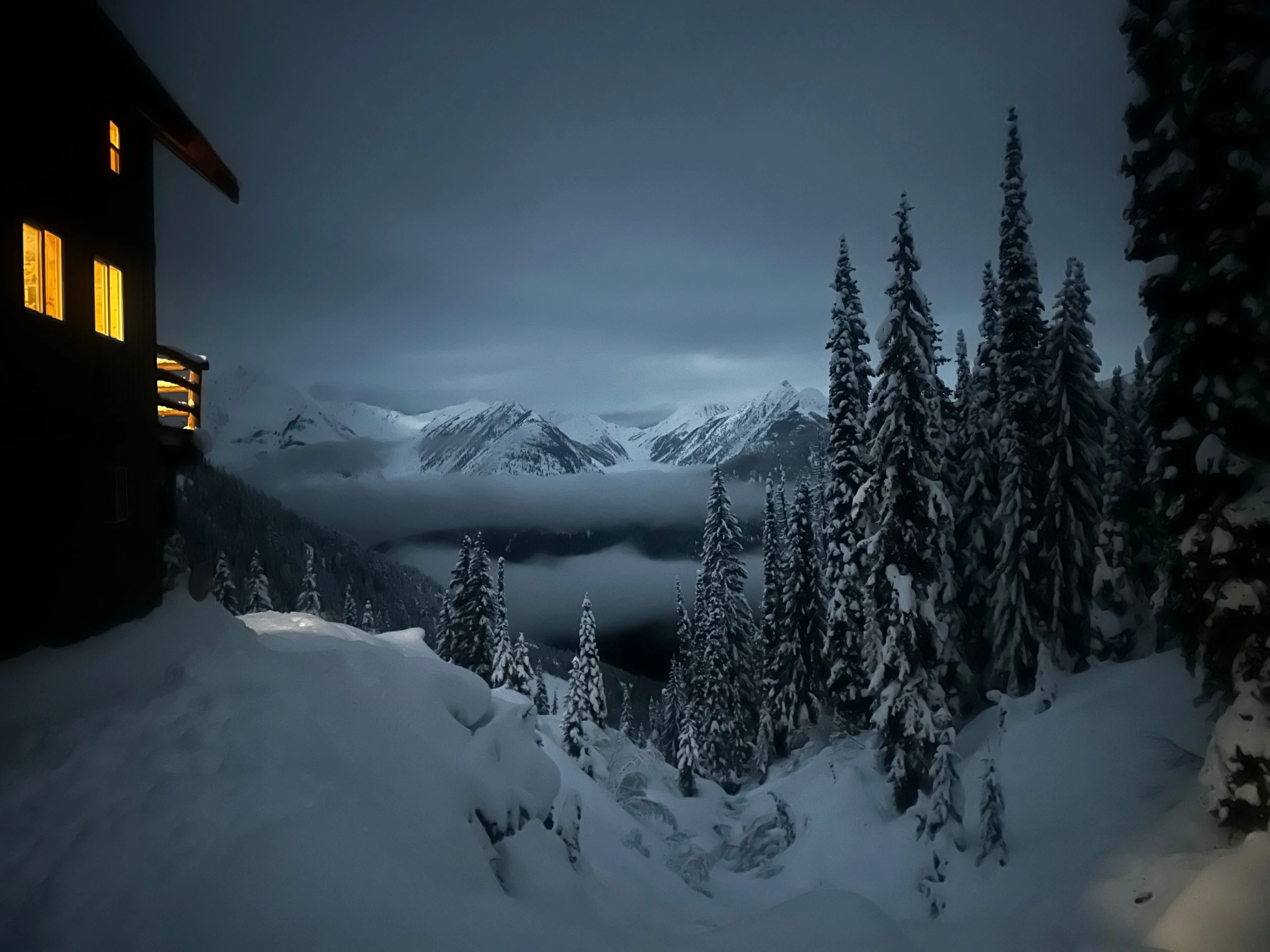 Snowfall Lodge BC - Image 5